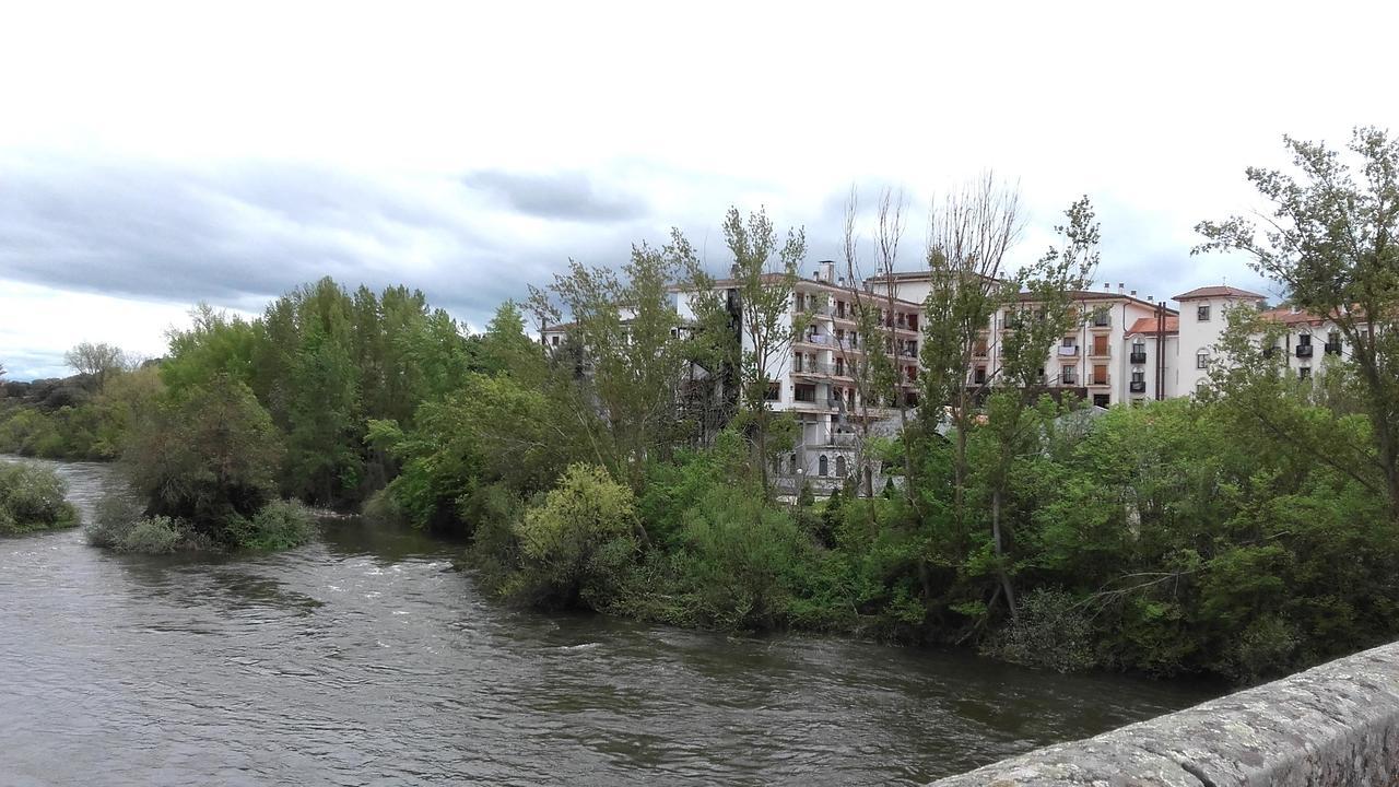 Balneario De Ledesma Hotel Vega de Tirados Exterior photo